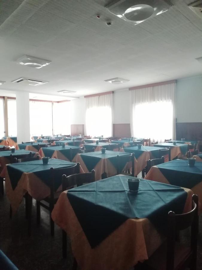 Hotel Mediterraneo Rimini Ngoại thất bức ảnh