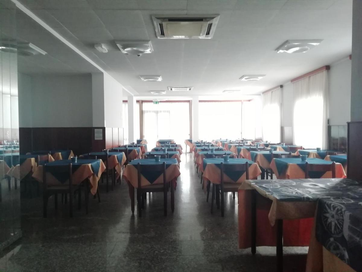Hotel Mediterraneo Rimini Ngoại thất bức ảnh