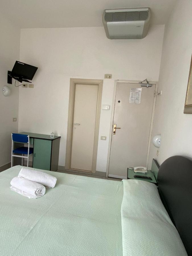 Hotel Mediterraneo Rimini Ngoại thất bức ảnh